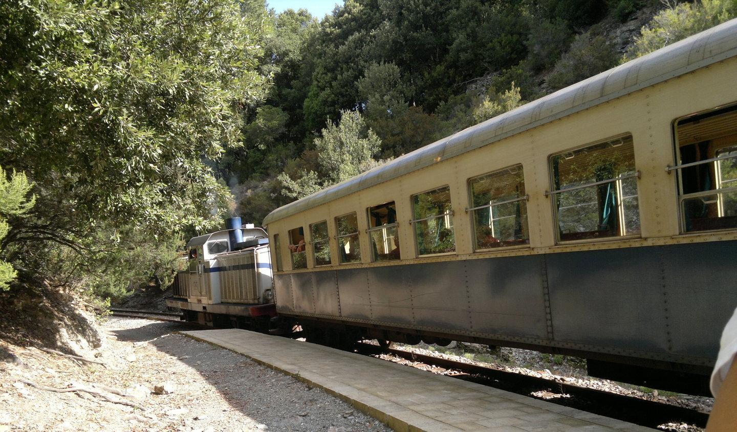 Trenino verde da record, ultimo viaggio col pienone 