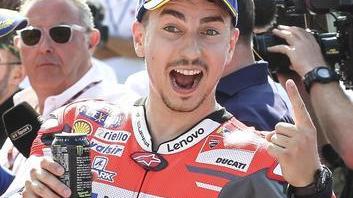 Lorenzo super, Dovi è quarto e Valentino settimo