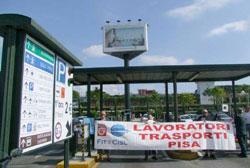 Sciopero aeroporto, Sat precetta i dipendenti bloccano il parcheggio