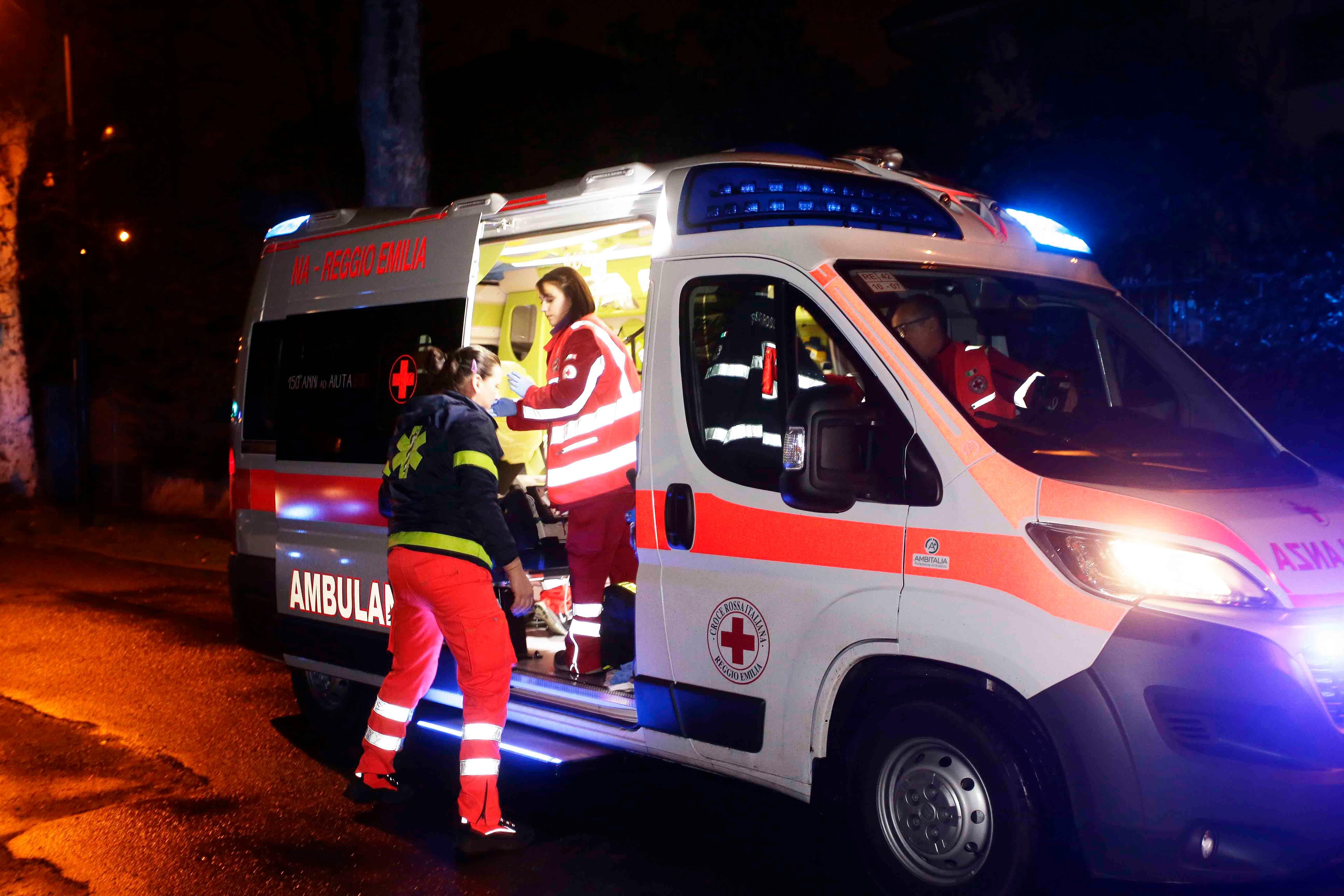 Reggio Emilia, schianto in viale Umberto I: grave un ciclista di 21 anni