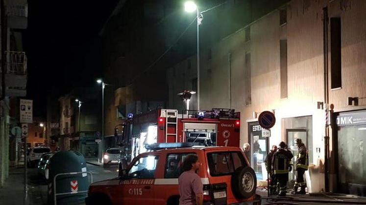 Danneggiato da un incendio salone di parrucchiere in centro