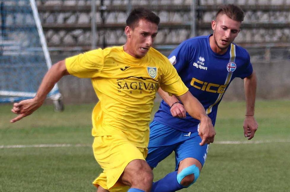 La Carrarese gioca e diverte Gol di Maccarone, Biasci e Agyei 
