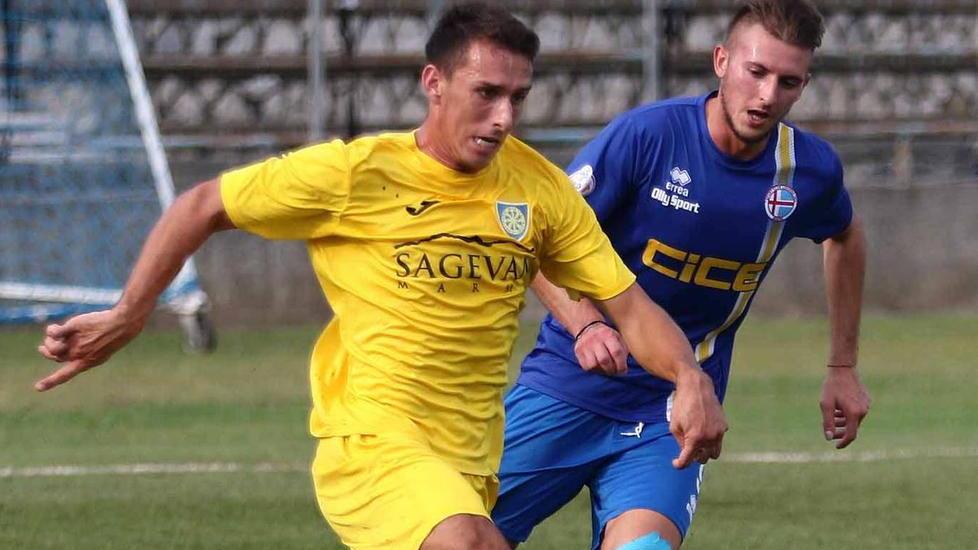 La Carrarese gioca e diverte Gol di Maccarone, Biasci e Agyei