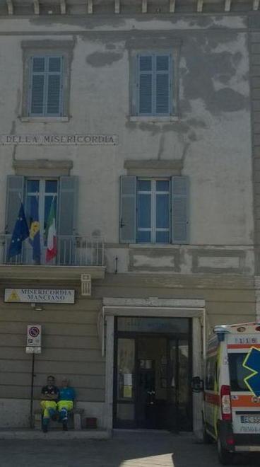 In coma etilico a 18 anni, portata all’ospedale 