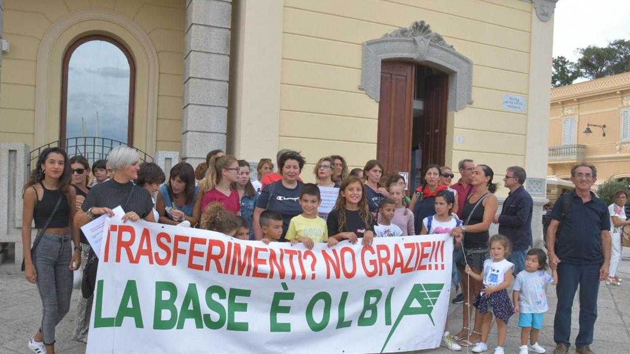 Olbia, iIn Consiglio anche la Regione: «No ai trasferimenti Air Italy» 