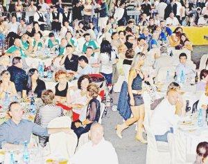Il Convivio sotto le stelle in piazza del Duomo