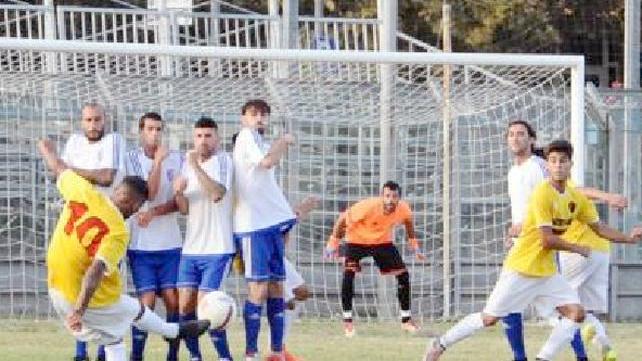 Mirko Bigazzi nell'amichevole contro i Colli Marittimi allo stadio comunale Loris Rossetti (foto Falorni/Silvi)