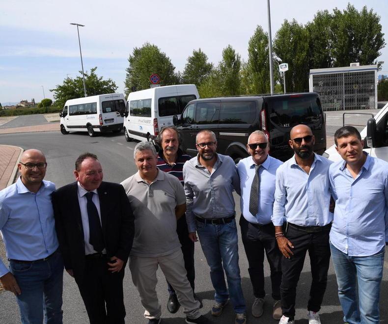 Pulmini da venti posti per la navetta gratis dai cimiteri al centro 