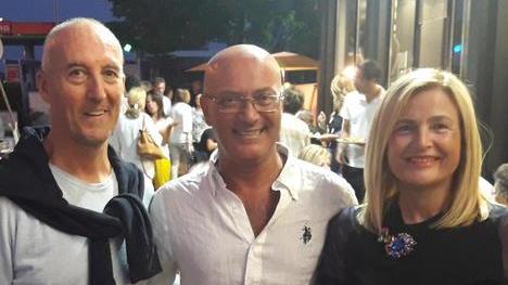 In centinaia alla festa per i 60 anni della macelleria