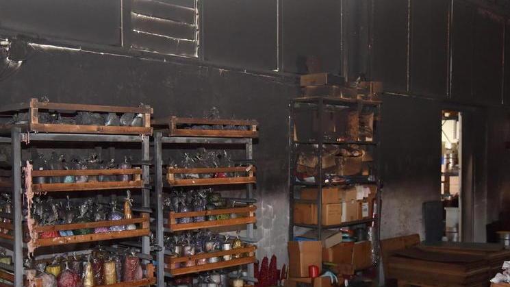 Corto circuito nella notte fiamme nella cereria a Capraia