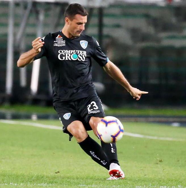 Un altro esame per Pasqual Il responso sul capitano non arriverà prima di domani