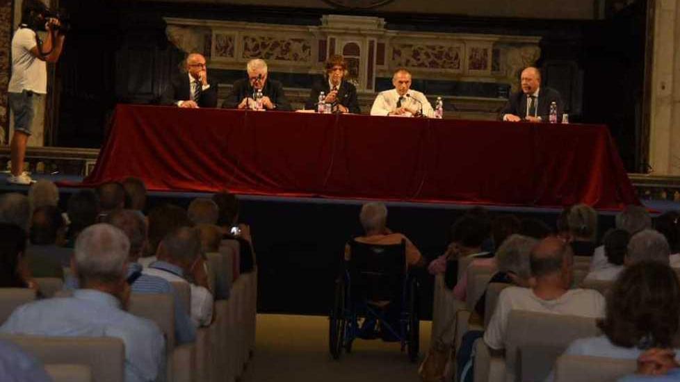 San Romano gremito per l’incontro con Cottarelli