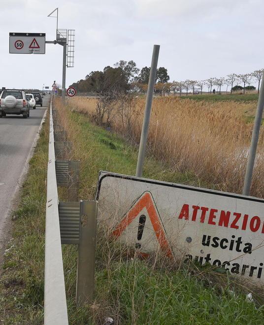 Miasmi lungo la pista ciclabile «Nessuna risposta dagli enti» 