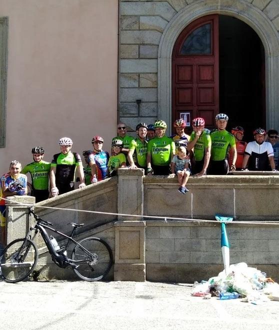 Pedalata ecologica Ecco i ciclisti “spazzini”