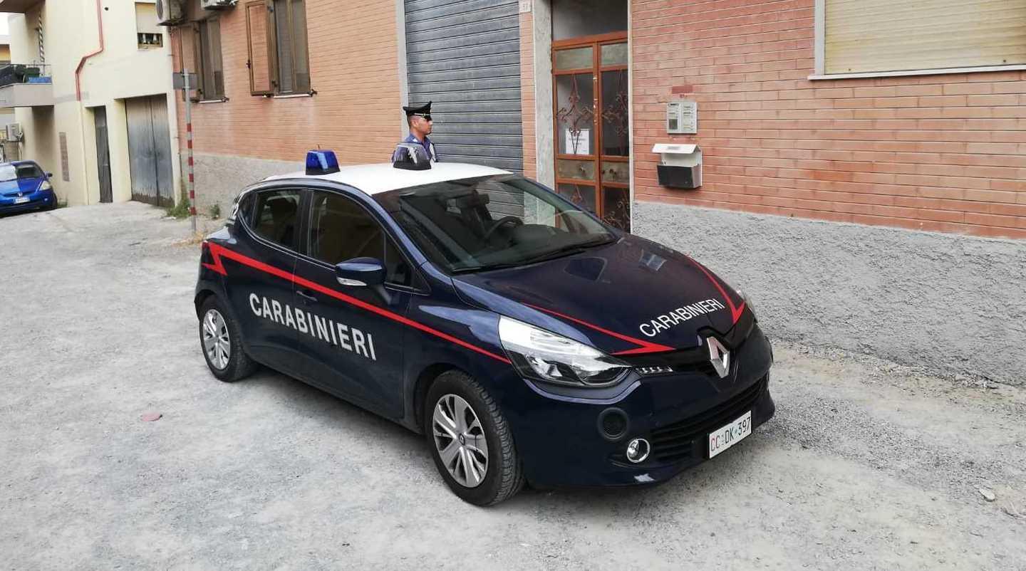 Tentato omicidio, giovane accoltella un prete 