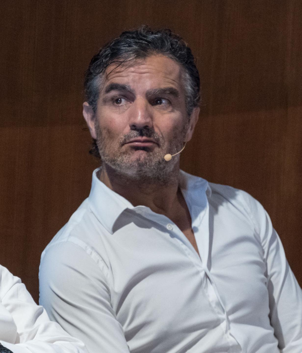 Scontro tra l’assessore e il leader del M5s