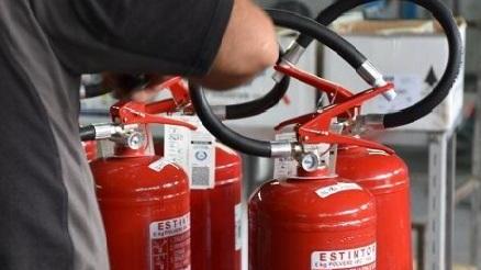 Falso tecnico cerca di raggirare due volte una ditta: fermato dalla polizia