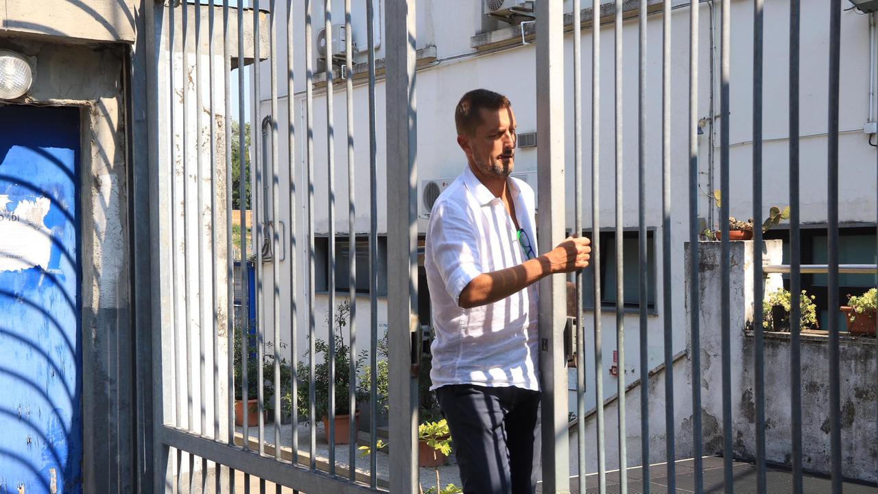 Il presidente del Prato Paolo Toccafondi esce per l'ultima volta dallo stadio