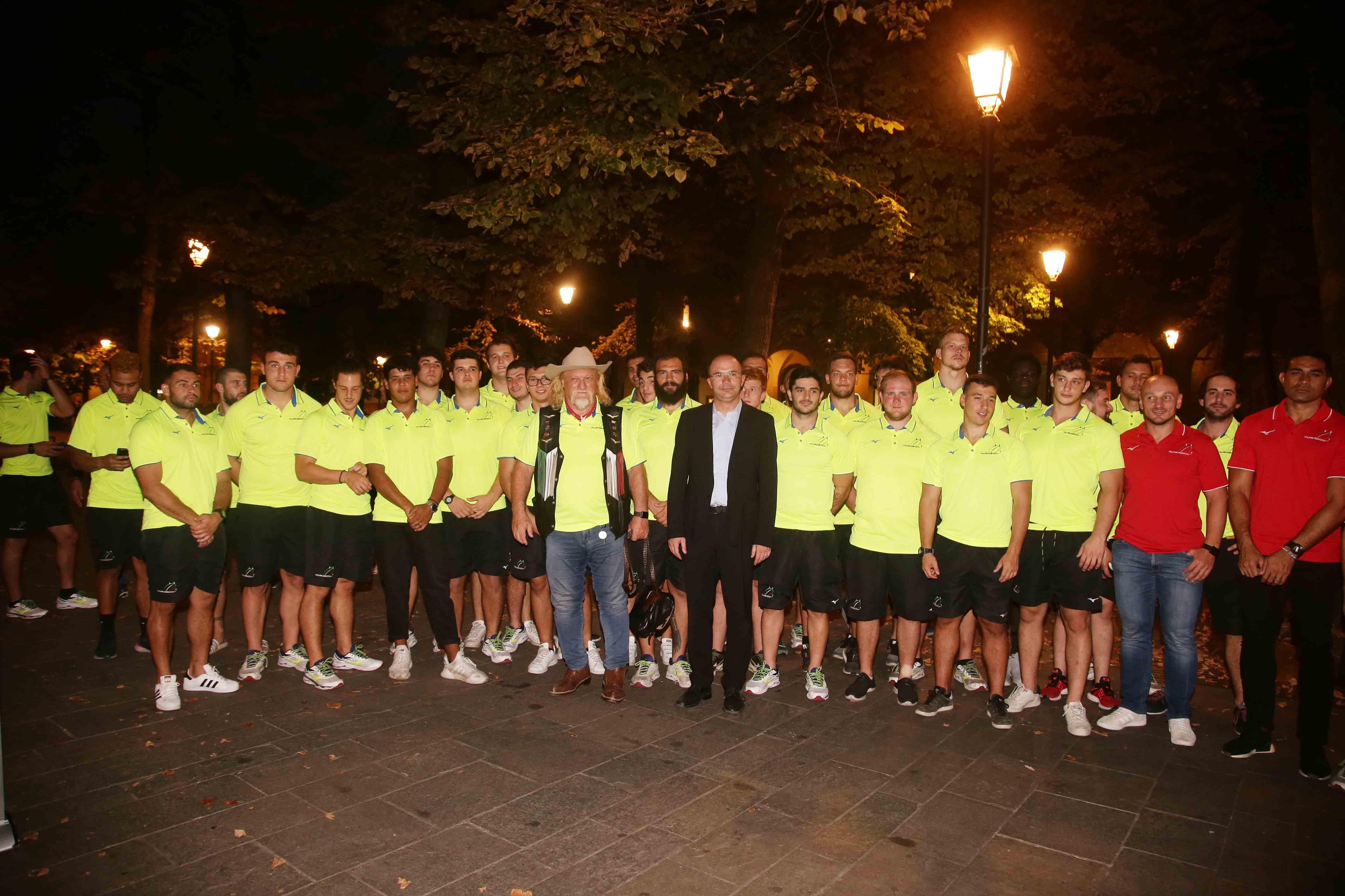 Bagno di folla in piazza per il Valorugby