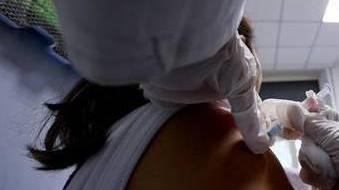 Vaccini obbligatori via libera della legge no di Lega, M5S e Sì