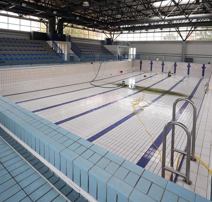 Chiude la piscina di Castello dopo il sopralluogo dell’Asl 