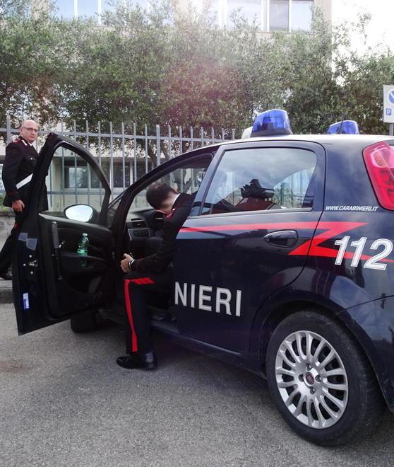 Donna di 47 anni muore lanciandosi dalla finestra