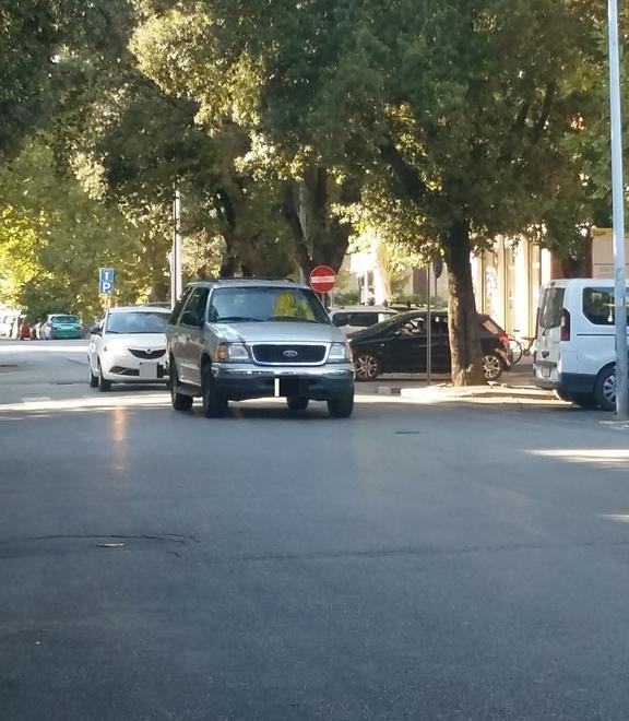 «Hanno rapito un bambino date l’allarme, condividete» Scatta la psicosi in città