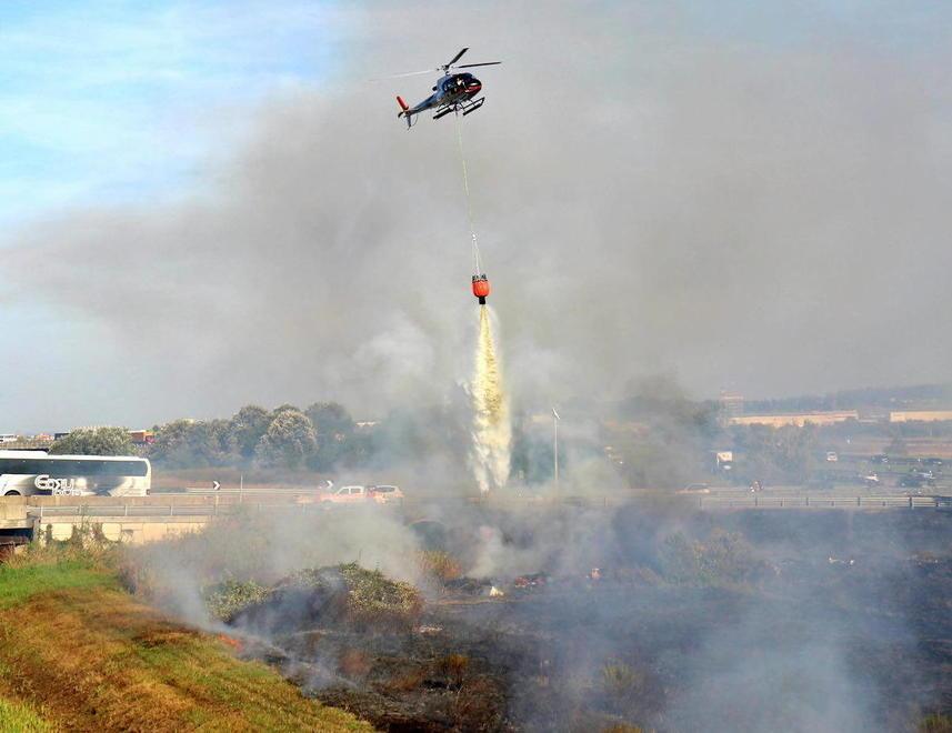 Incendio sulla Fi-Pi-Li: superstrada chiusa per 3 ore