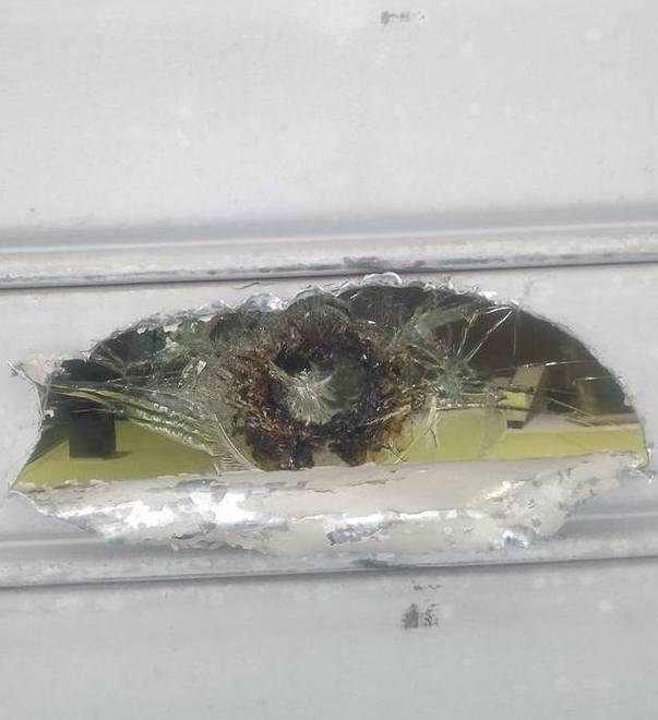 Assaltano gioielleria in centro Ladro braccato su un balcone 