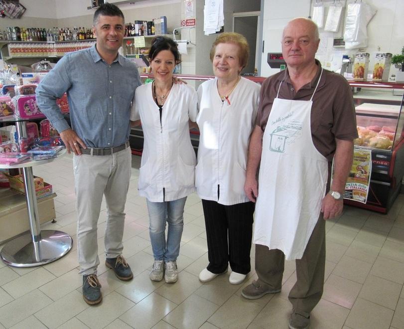 Il market Vandelli compie 40 anni Per festeggiare crescentine a tutti