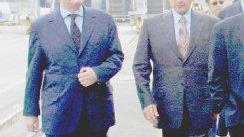 Matteoli con l’ex prefetto Gallitto e, sopra, in aula con l’avvocato Consolo