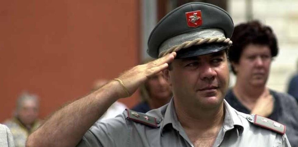 Ceragioli si difende: «Sì, uscivo, ma sempre e solo per servizio» 