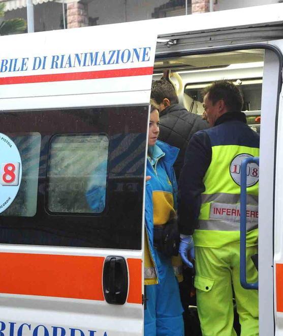 Muore mentre fa legna malore fatale a un 70enne