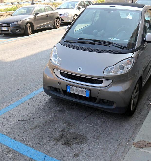 Nell’area del Mercato 369 soste blu, via ai parcometri 
