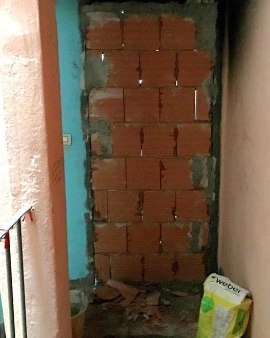 Due incendi in dieci giorni «Abbiamo murato la porta» 