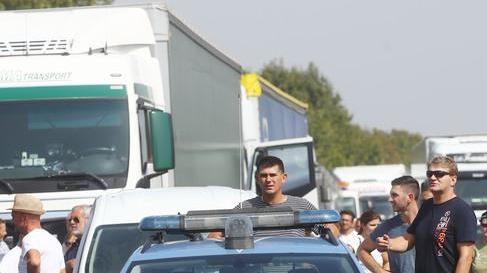 Nuove code e incidenti sull’autostrada A13 Ora la terza corsia diventa indispensabile