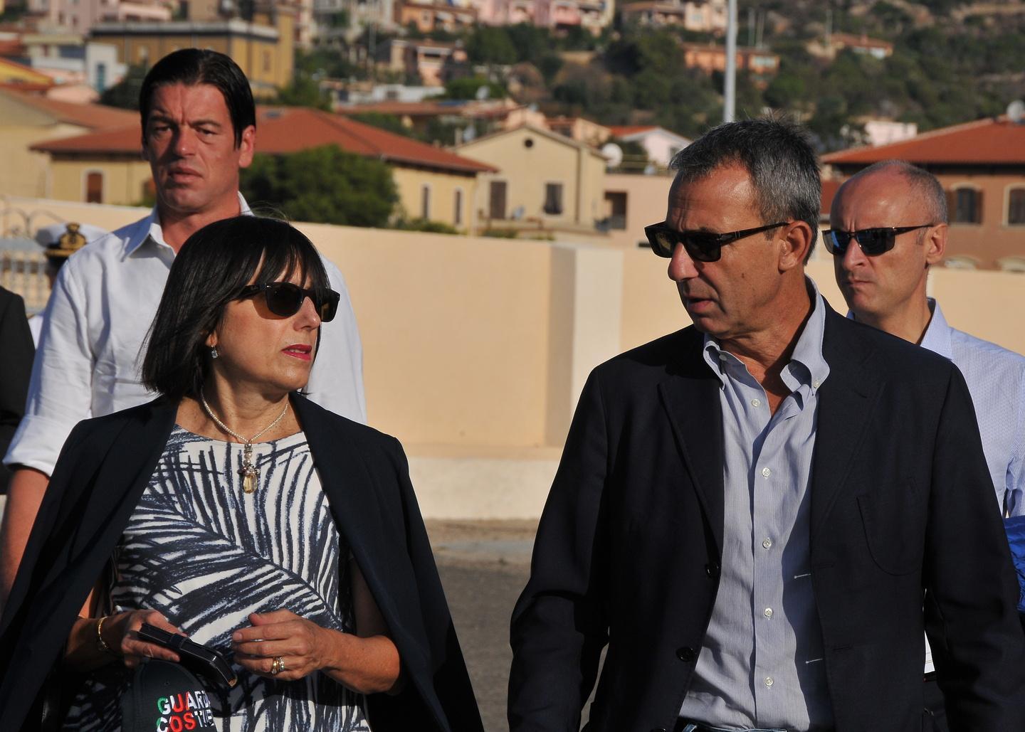 Il ministro dell'Ambiente in Sardegna: «Nell'isola più parchi, ma la legge va rivista»