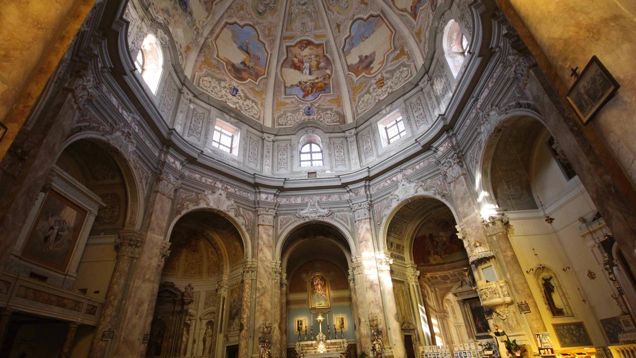 L'interno della chiesa di piazza dei Domenicani (Pentafoto)