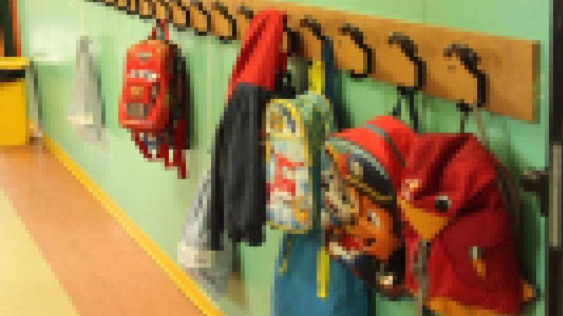 Minacce e violenze agli alunni, educatrice agli arresti domiciliari