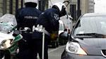 Tampona l'auto del padre della figlia
