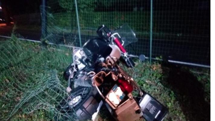 Castellarano, motociclista di 35 anni di Sassuolo sbanda e muore