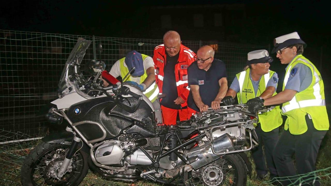Castellarano, motociclista di 35 anni sbanda e muore