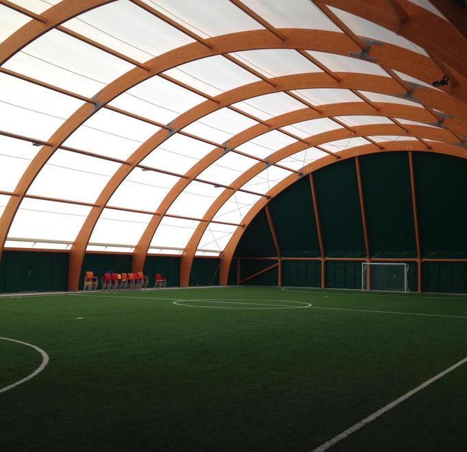 Stasera festa con le squadre al campo sportivo coperto 
