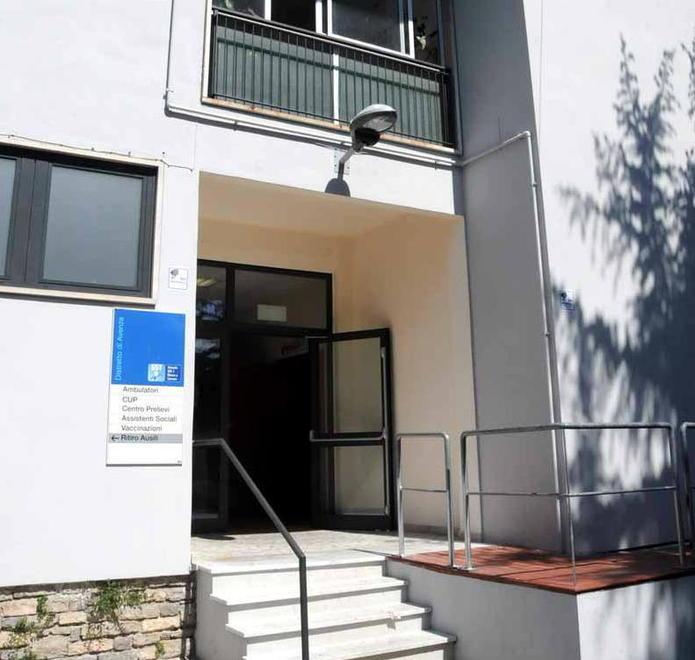 «Odontoiatria riapre a breve colpa di un ritardo dei ricambi» 