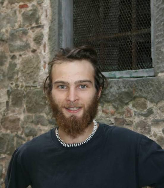Addio Sebastian, angelo silenzioso Il risveglio di Barga nello sconcerto 