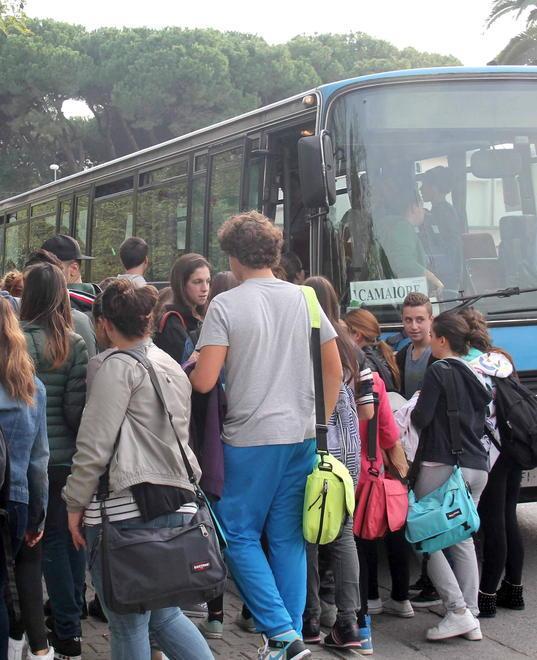 A scuola con l’autobus: ecco come si può risparmiare 