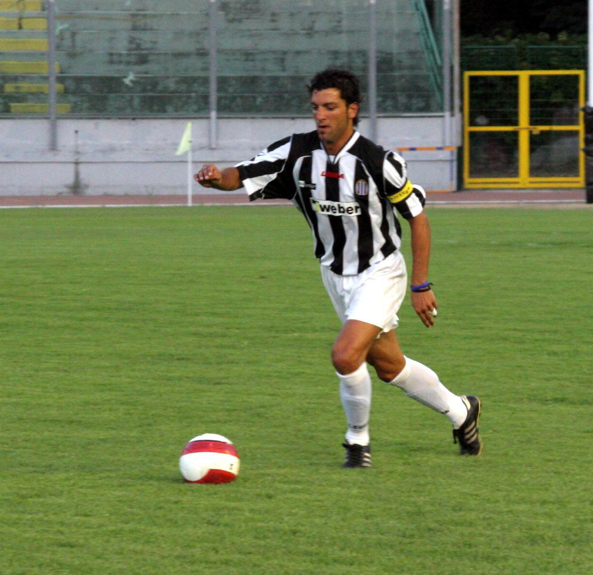 Samuele Barsotti quando giocava con il Viareggio (foto d'archivio)