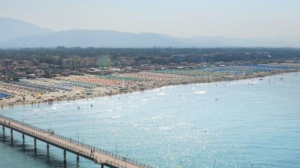 Fuochi d’artificio e spettacoli per la lunga Notte del Pontile