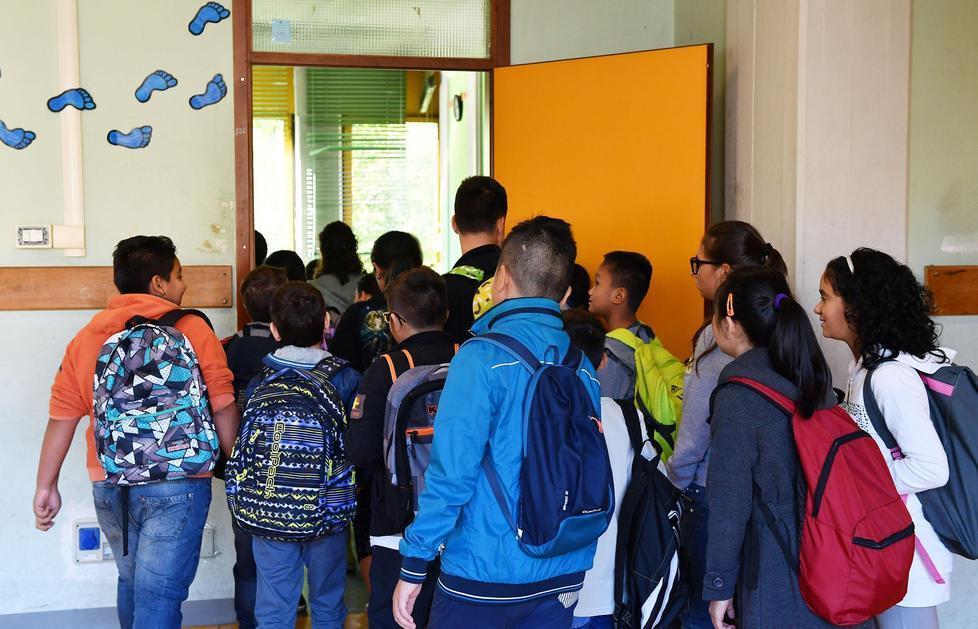 Scuola, prima campanella per circa tremila alunni 