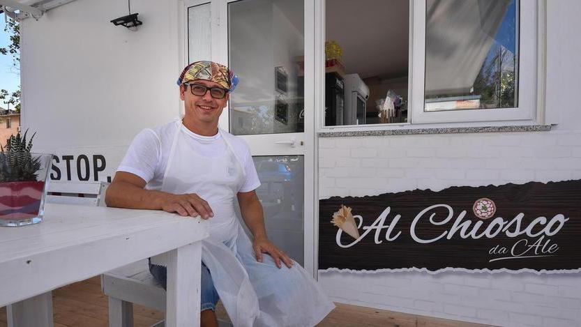 In piazza De Maria il chioschetto riapre con pizza e fritture